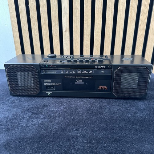 Sony boombox - zx-7,