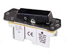 Interruttore BREMAS LLA432N3 A BILANCERE TRIFASE 2fori mm 65 15(10)A (004860)