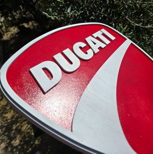 Logo legno ducati - in,
