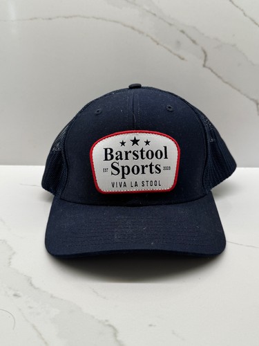 Cappello sportivo sgabello bar