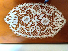  CENTRO TAVOLA OVALE  - LAVORAZIONE TOMBOLO  - CM 52 x  31