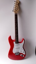 Chitarra elettrica Squier by Fender Bullet Strat + Amplificatore Ibanez