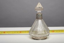 21) Vaso in cristallo decorato a mola con motivo fogliato (2 di 2)