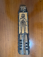 Flauto in legno intagliato a