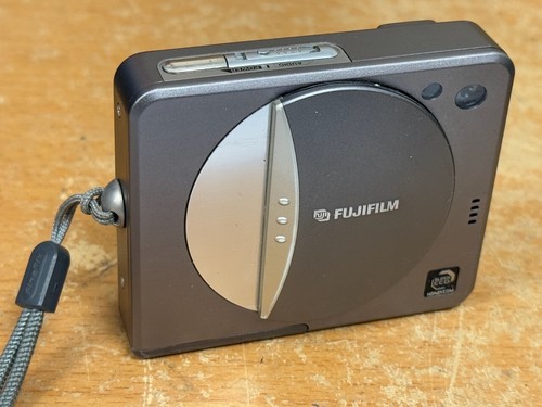 Fujifilm finepix 50i - fujifilm,