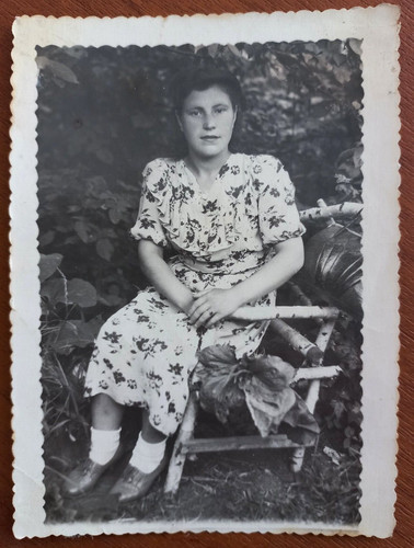 1954 donna seduta una - 1954,