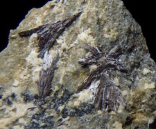 KERMESITE minerale molto