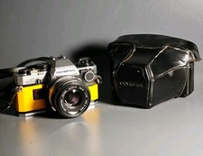 Olympus Om-10 Totalmente Revisionata, Giallo Brillante + 50mm 1.8 + Cover