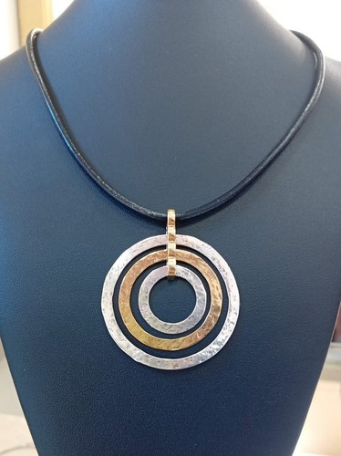 Collana tre cerchi piatti