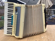 Scandalli accordion made - scandalli, in