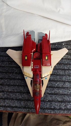 Robotech red alpha fighter jet - alpha,