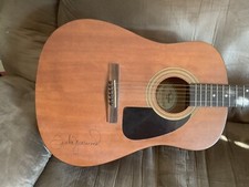TRISHA YEARWOOD Chitarra