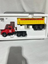 Camion Boston Sand & Gravel