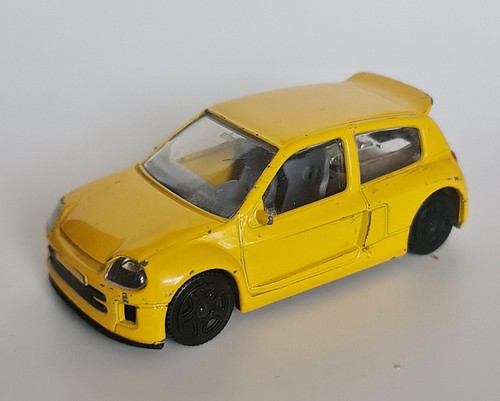 Authentic bburago renault clio - authentic,