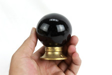 Antico vecchio pomello per