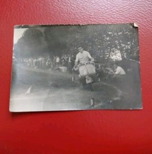 Foto  vespa faro basso ragazzo