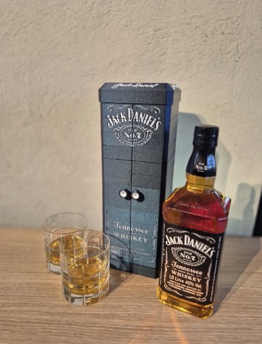 Jack daniels display - daniels, box