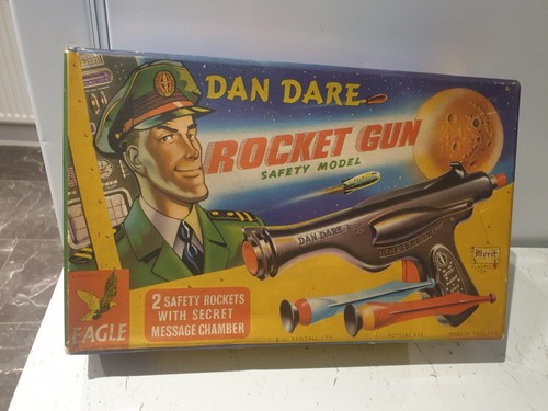 Pistola razzo dan - a, dare