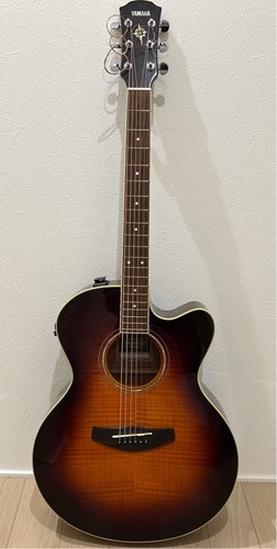 Chitarra acustica elettrica