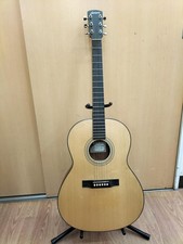 Chitarra acustica LARRIVEE
