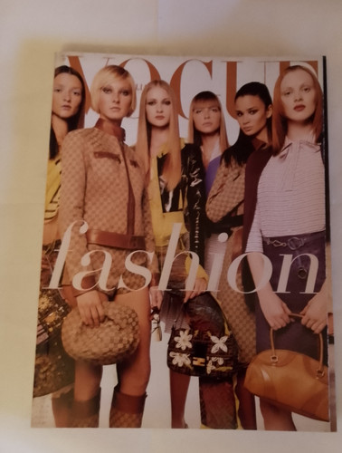 Vogue italia fashion gennaio - italia,