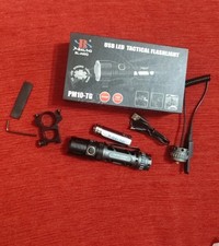 Torcia Tattica Led Super Potente Con Accessorio Per Fucile Carabina