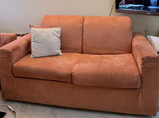 divano 2 posti color mattone