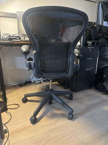 Herman miller aeron - miller,