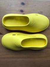 Pantofole Prada in gommapiuma mulo giallo - taglia 40 EU (6 UK) PREZZO AL PUBBLICO £ 400