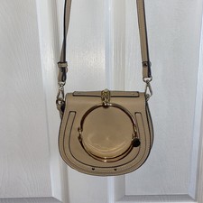 Bracciale in pelle o borsa a