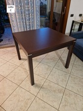 Tavolo quadrato o rettangolare in legno scuro