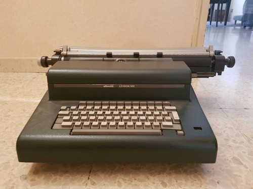 Due macchine scrivere - due,
