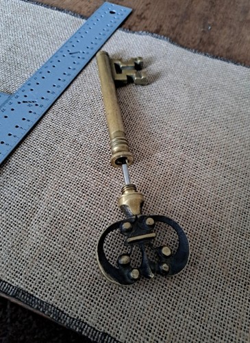 Ancien tire bouchon porte - tire,