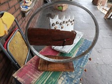 Orologio da parete realizzato con materiale di recupero