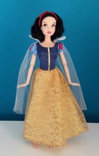 "DISNEY", Bambola Principessa Biancaneve, 2020, altezza 29 cm.
