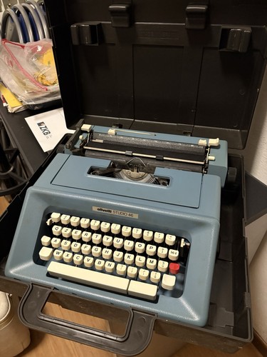 Olivetti macchina scrivere - da,