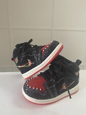 Jordan 1 Mid SE "Black/Cile Red/Sail/Roma Green" scarpa bambino 5C