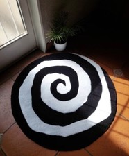 Geometric Grace: Black & White