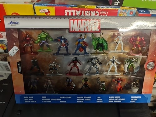 Cofanetto marvel 20 - -, figurine