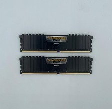 Corsair CMK32GX4M2B3000C15