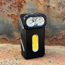 Klarus E8 1000 Lumen - Lampada angolare a LED con luce laterale, base magnetica e USB-C