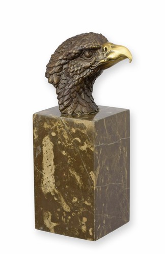 Una scultura bronzo - una,