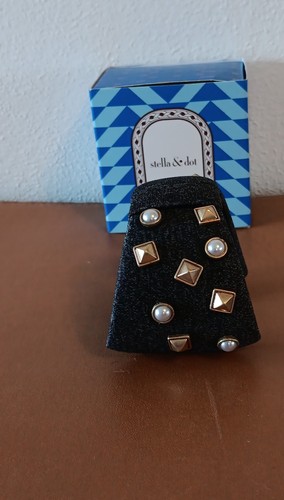 Bracciale con borchie fiocco