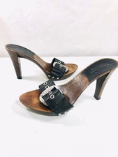 Zoccoli con tacco in legno