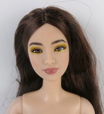 Barbie Basics 2026 modello 06