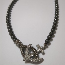 Collana di perle nere