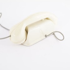 Vecchio telefono da parete