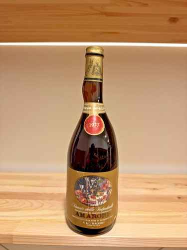 Bottiglia vino reciotio - di,