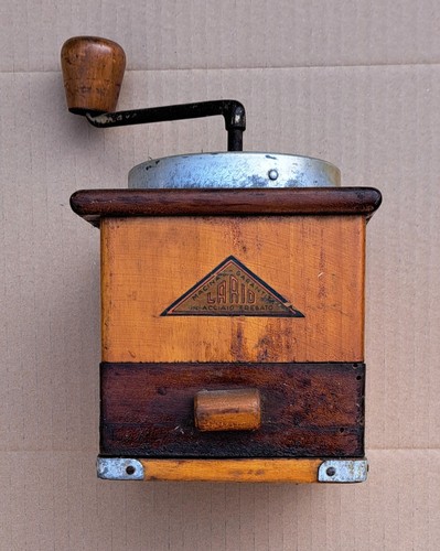 Antico macinino legno - in,