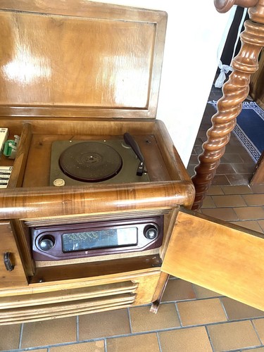 Mobile con aradio - aradio, giradischi